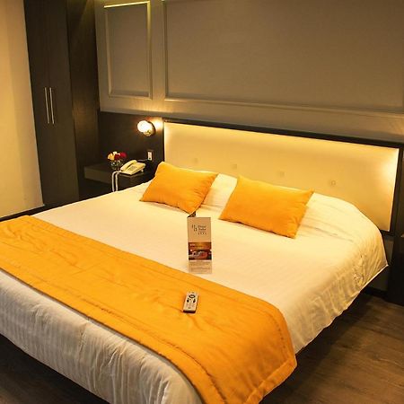 Hotel Italia Cuenca Bagian luar foto