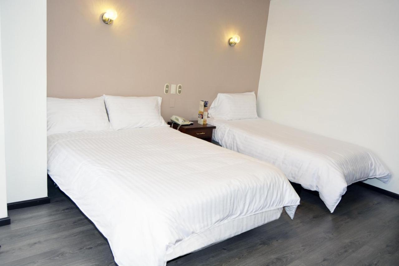 Hotel Italia Cuenca Bagian luar foto