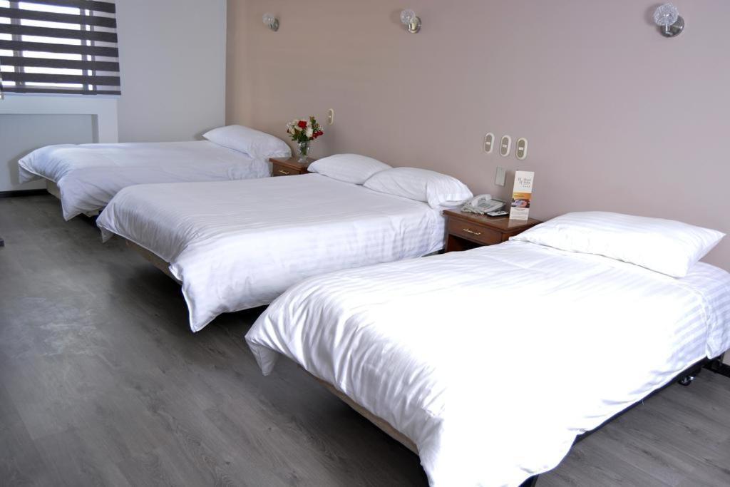 Hotel Italia Cuenca Bagian luar foto