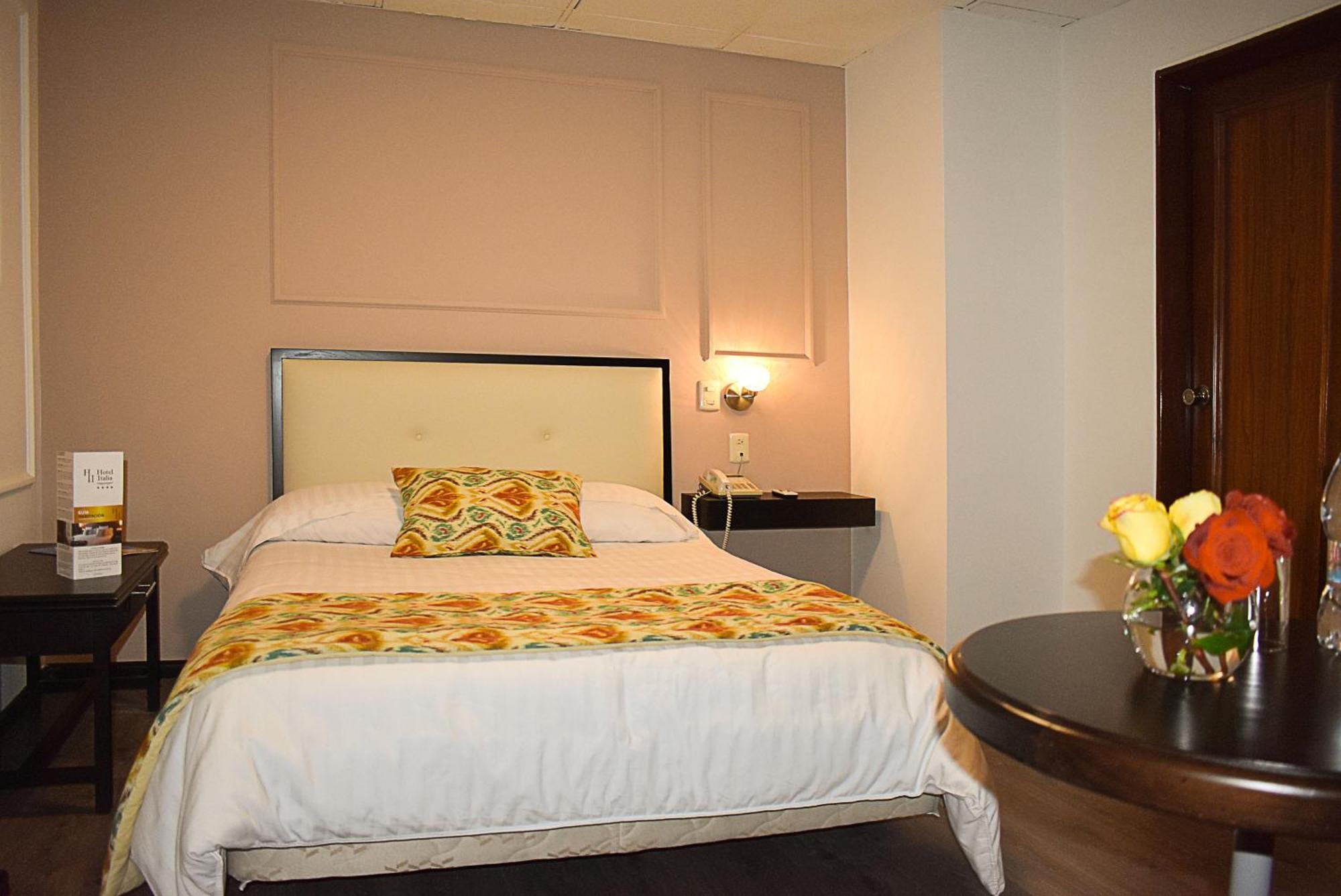 Hotel Italia Cuenca Bagian luar foto